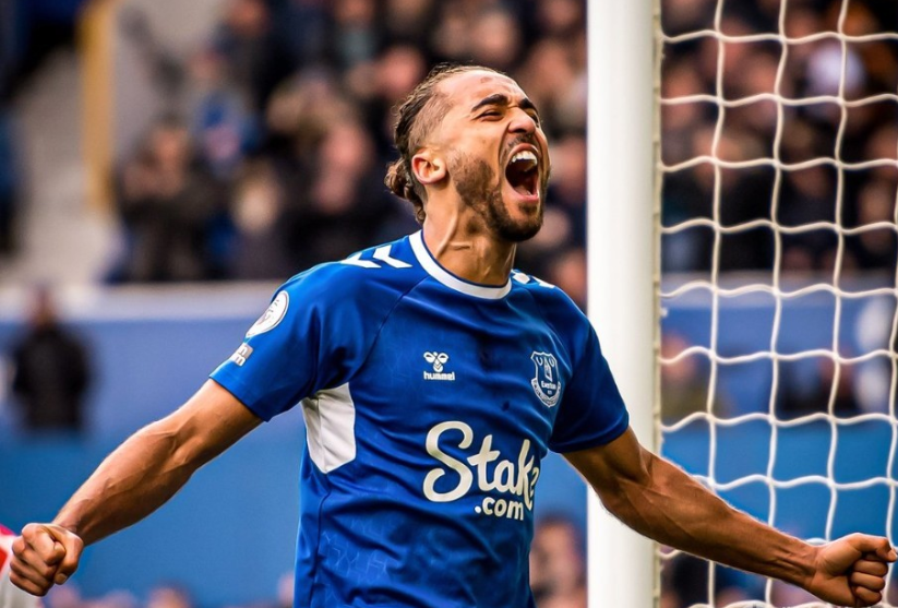 湖人双巨豪言今年夺冠！詹姆斯发声祝贺雷迪克 更衣室泼水狂欢庆祝